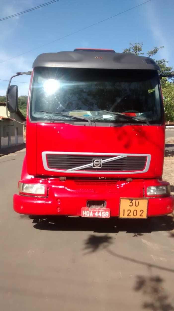 Caminhão apreendido (Crédito: Polícia Civil de Parnarama)