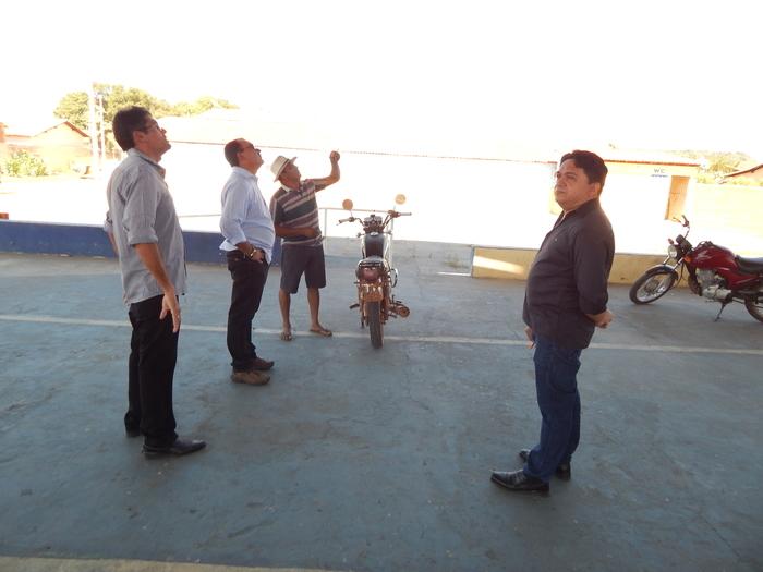 Prefeito vendo os últimos detalhes paro o 9º festival de cultura