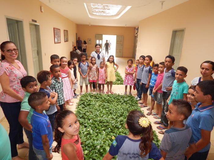 Crianças visitam sede da Prefeitura