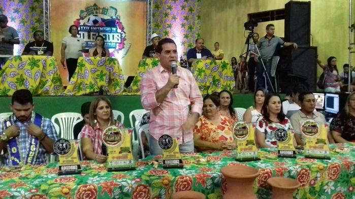 Prefeito Júnior Carvalho em pronunciamento no XXIX Encontro de folguedos da cidade