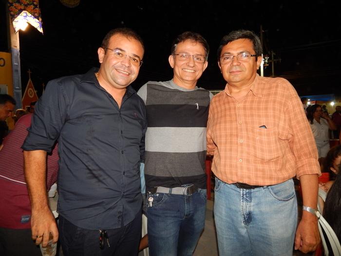 Prefeito de Monsenhor Gil João Luiz com Dr.Aarão e Jeferson Lopes 