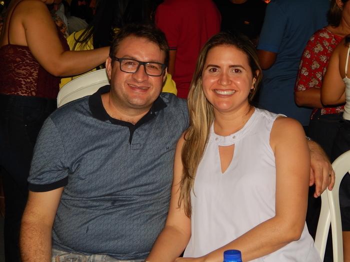 Luiz Antonio e sua esposa curtindo o aniversario de sua cidade