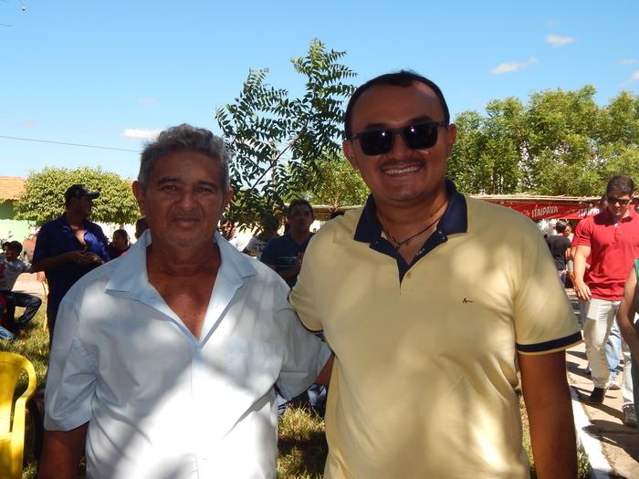 Jullyvan Mendes com o senhor Zé Chapadinha