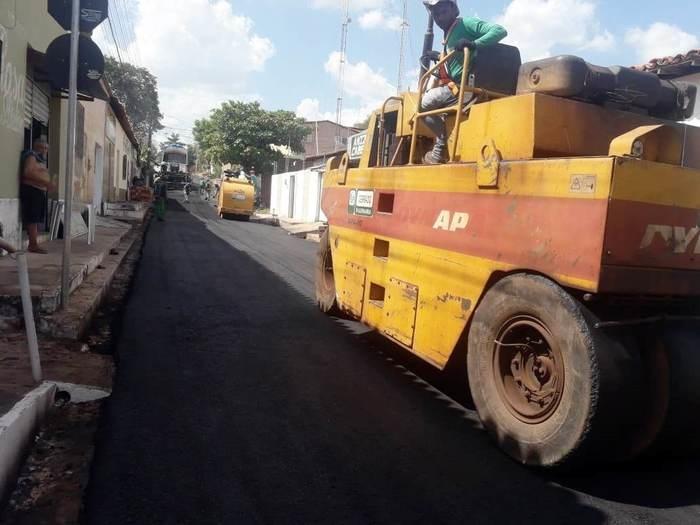 Ruas recebem obras de pavimentação asfáltica - Imagem 1