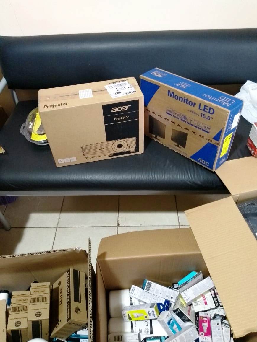 Prefeitura compra móveis, equipamentos, eletrônicos e material didático para todo setor social  - Imagem 15