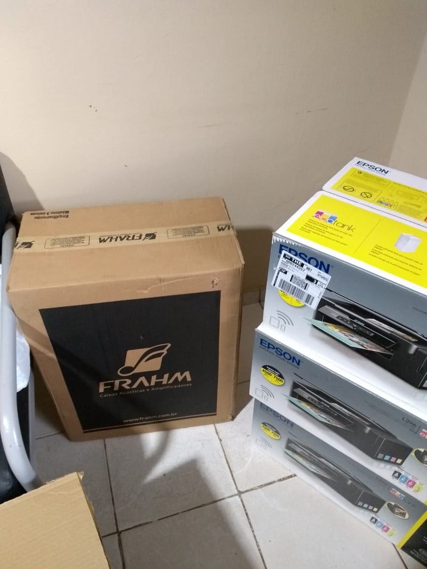 Prefeitura compra móveis, equipamentos, eletrônicos e material didático para todo setor social  - Imagem 12