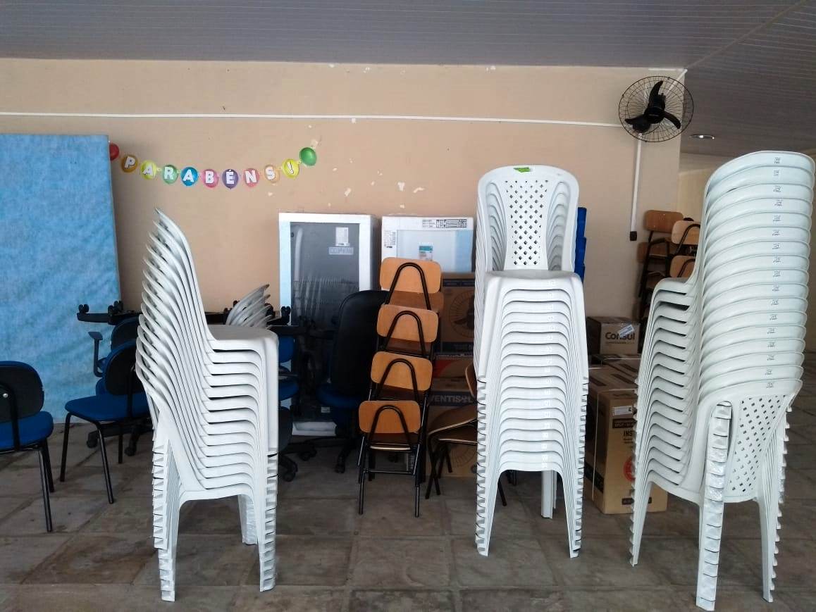 Prefeitura compra móveis, equipamentos, eletrônicos e material didático para todo setor social  - Imagem 7