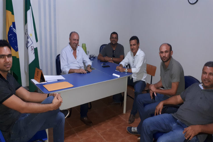 Prefeito de Avelino Lopes se reune com vereadores para discutir melhorias para a cidade - Imagem 1