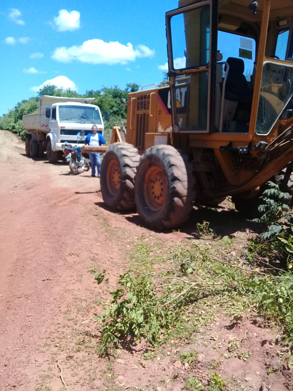 Estradas vicinais recebem melhorias pela prefeitura de Monsenhor Gil  - Imagem 2