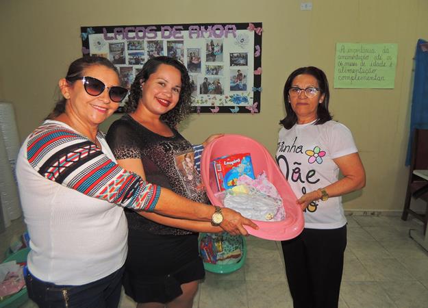 Programa “Laços de Amor” realiza entrega de enxovais a gestantes de Pedro II - Imagem 9