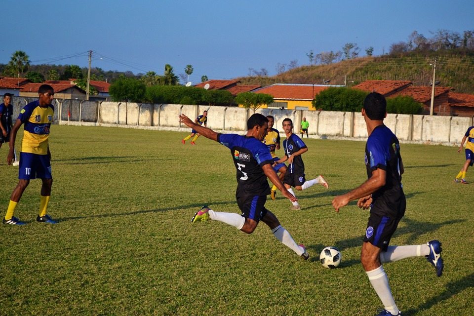 Secretaria de esportes de Joaquim Pires realiza abertura do IV Regional de Futebol - Imagem 55