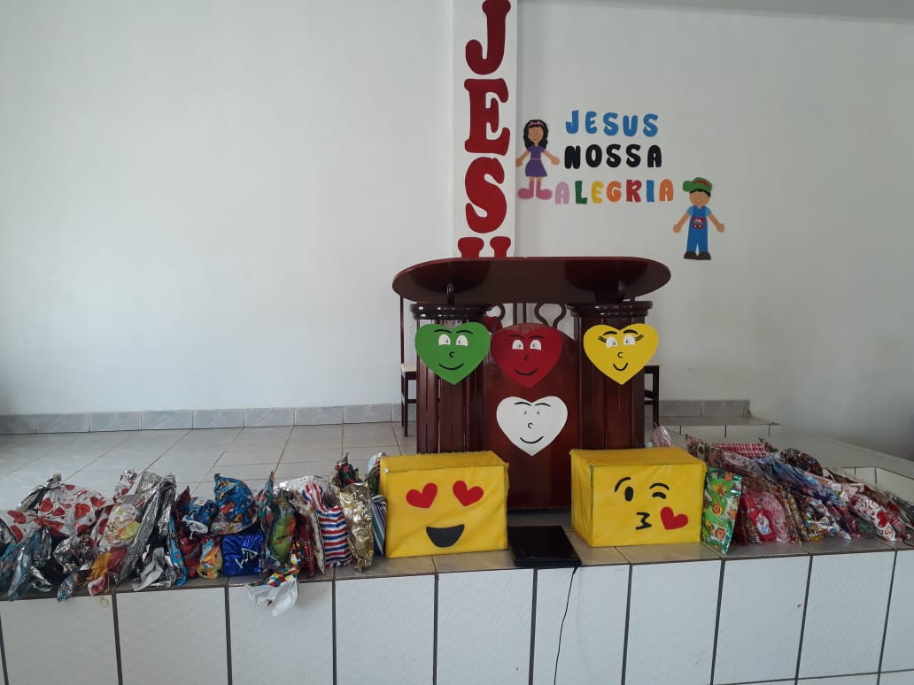 Primeira Igreja Batista de Santo Inácio faz campanha “Adote Uma Criança” doando um presente - Imagem 2