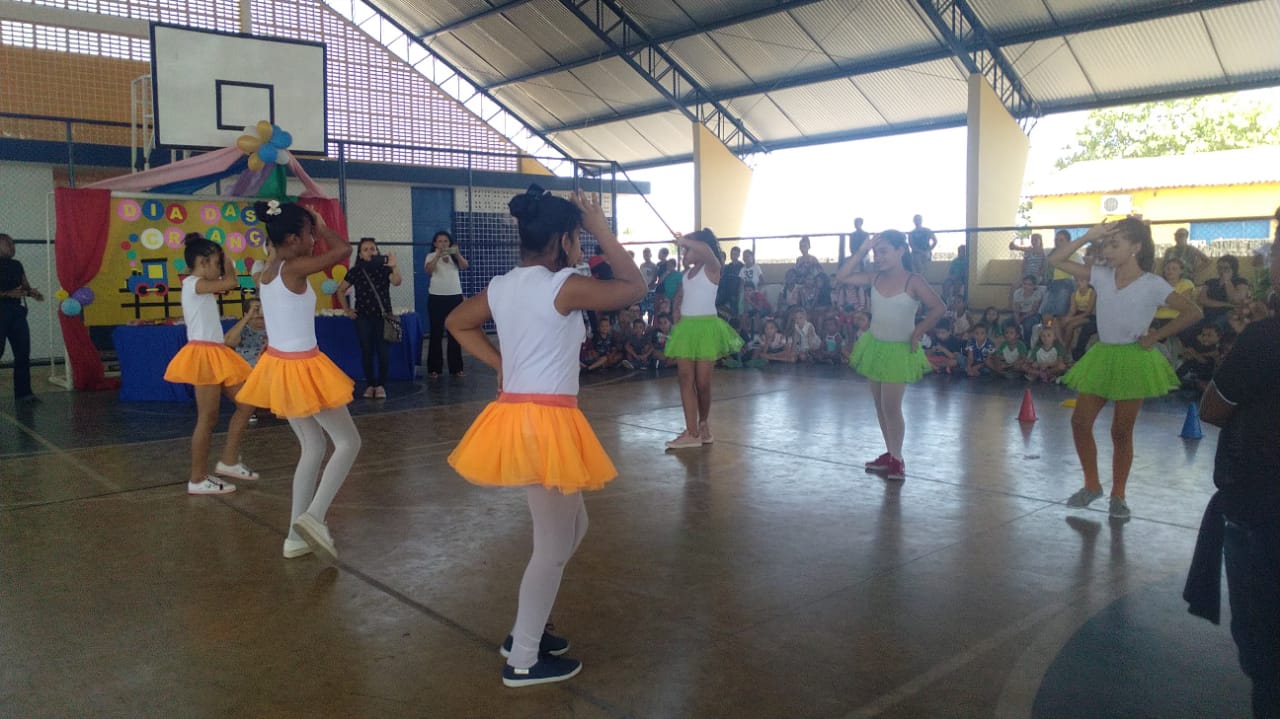 Educação municipal de Santo Inácio realiza semana da criança com muitas brincadeiras - Imagem 25