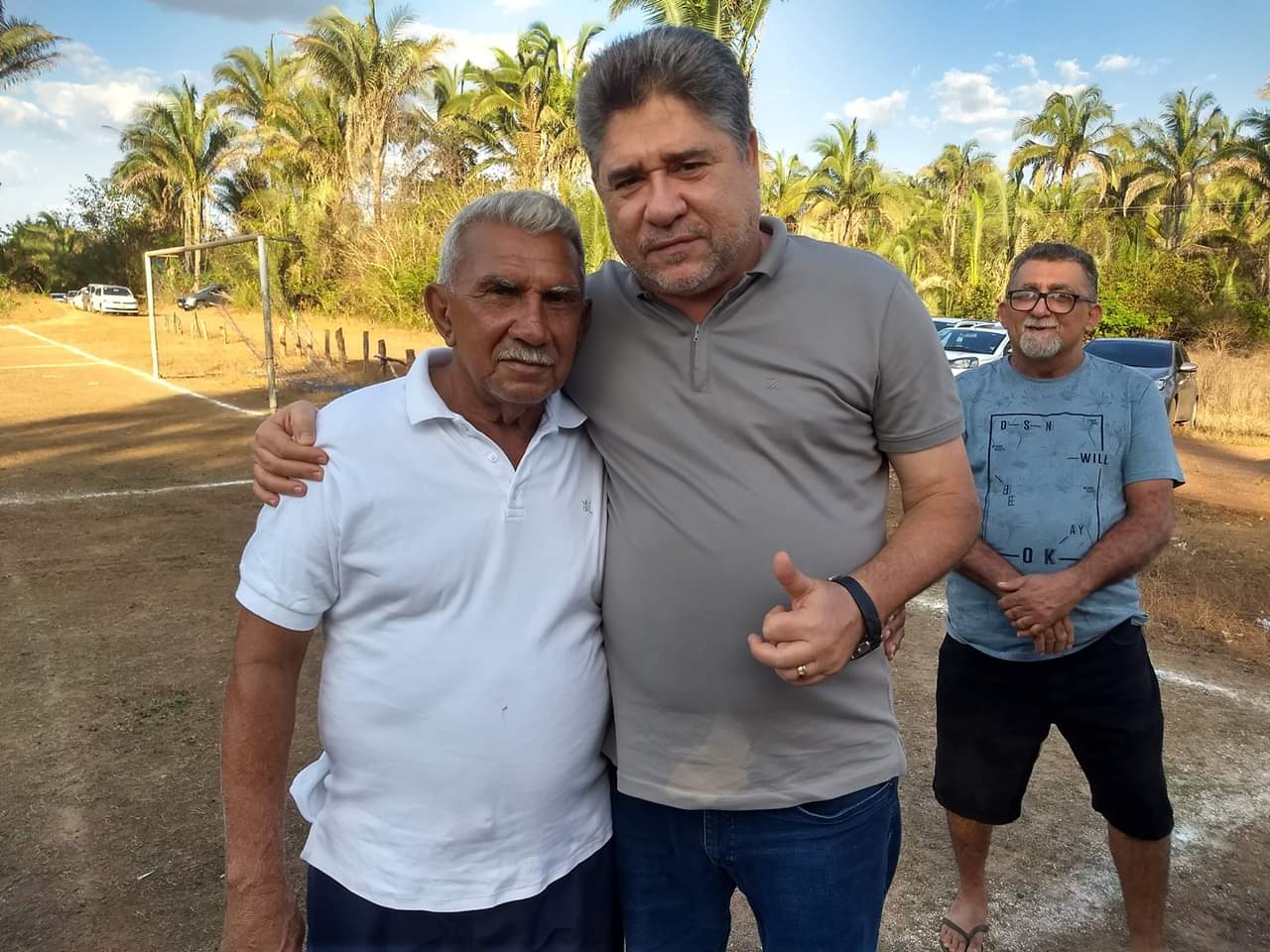 Prefeito João Luiz passa o feriado entregando serviços e participando de eventos - Imagem 51