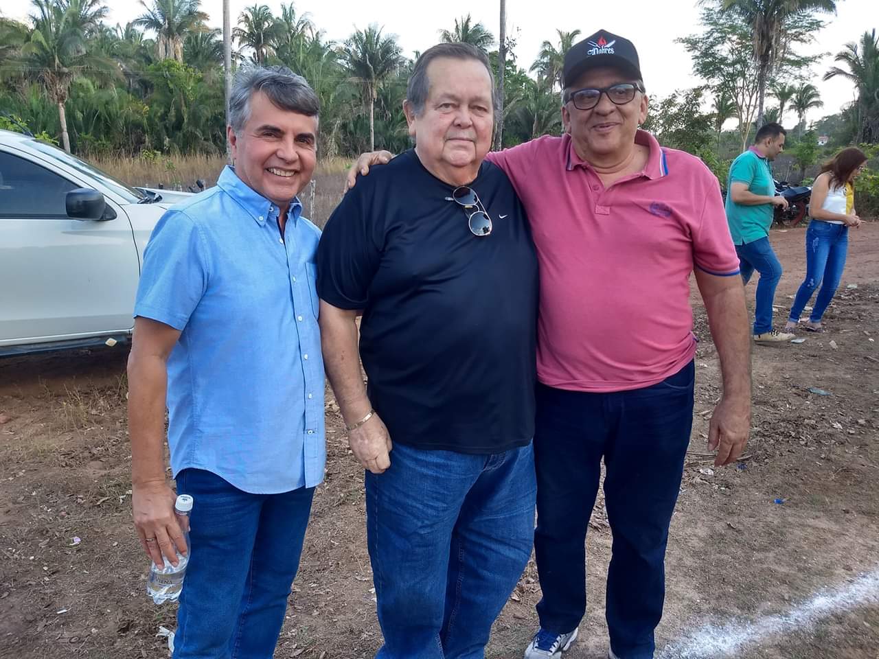 Prefeito João Luiz passa o feriado entregando serviços e participando de eventos - Imagem 52