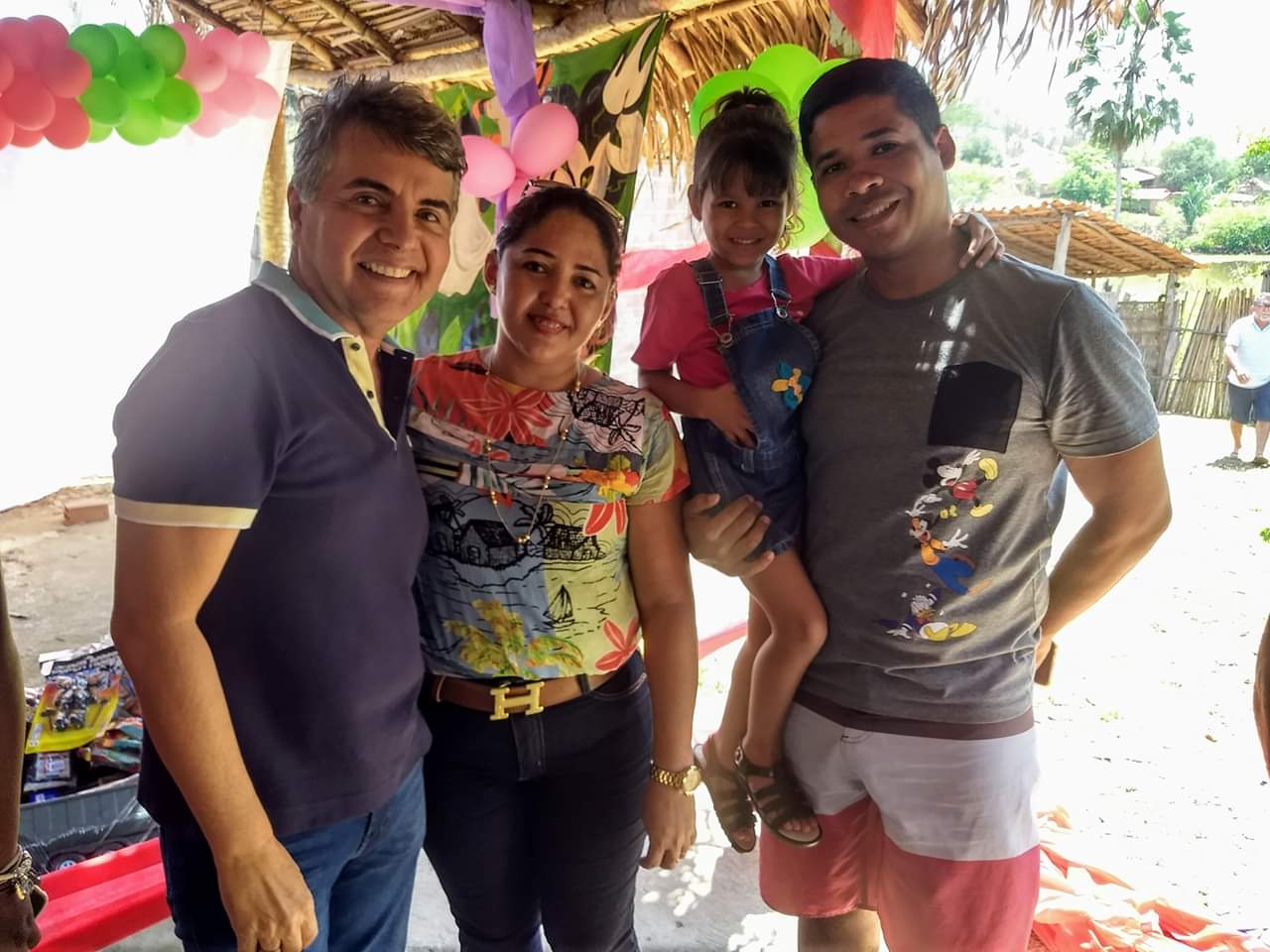 Prefeito João Luiz passa o feriado entregando serviços e participando de eventos - Imagem 17