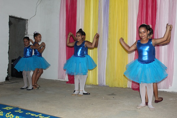 Professores são homenageados durante caminhada em Santo Inácio  - Imagem 23