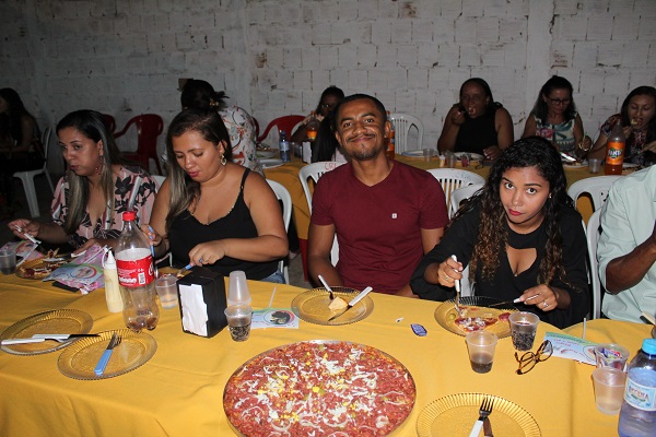 Professores são homenageados durante caminhada em Santo Inácio  - Imagem 51