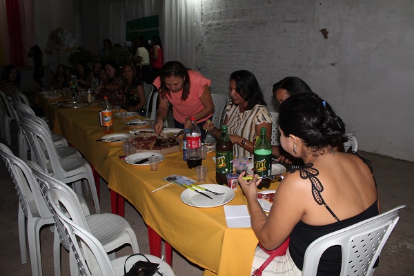 Professores são homenageados durante caminhada em Santo Inácio  - Imagem 49