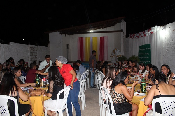 Professores são homenageados durante caminhada em Santo Inácio  - Imagem 63
