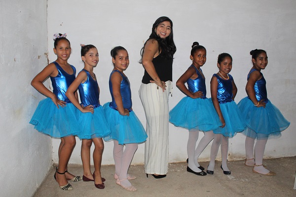 Professores são homenageados durante caminhada em Santo Inácio  - Imagem 33