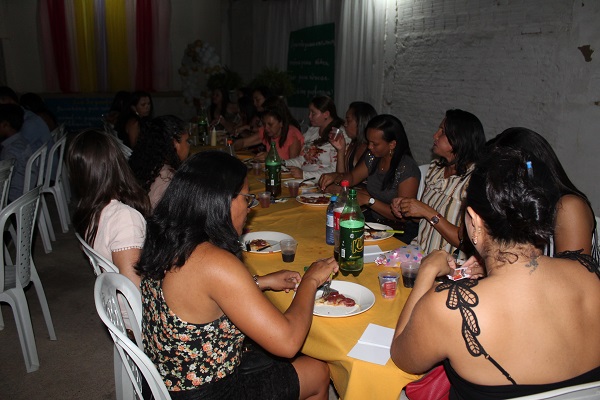 Professores são homenageados durante caminhada em Santo Inácio  - Imagem 61