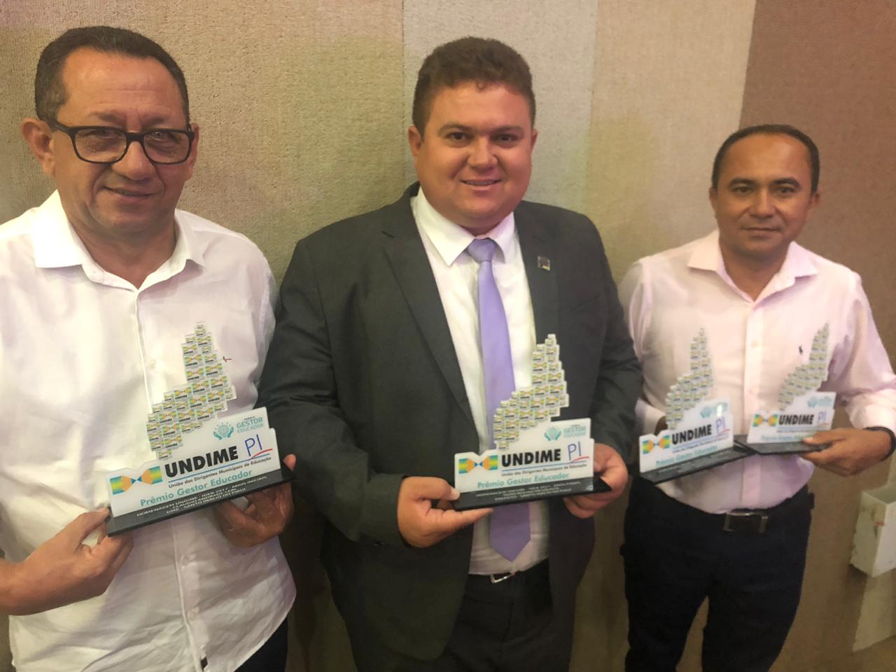 Prefeito de Santo Inácio e Secretário de Educação Recebem Prêmio Gestor Educador - Imagem 11