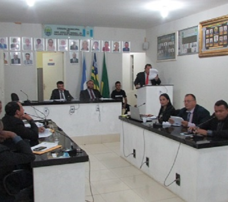 Em sessão tranquila vereadores aprovam por unanimidade projetos da Educação e Social