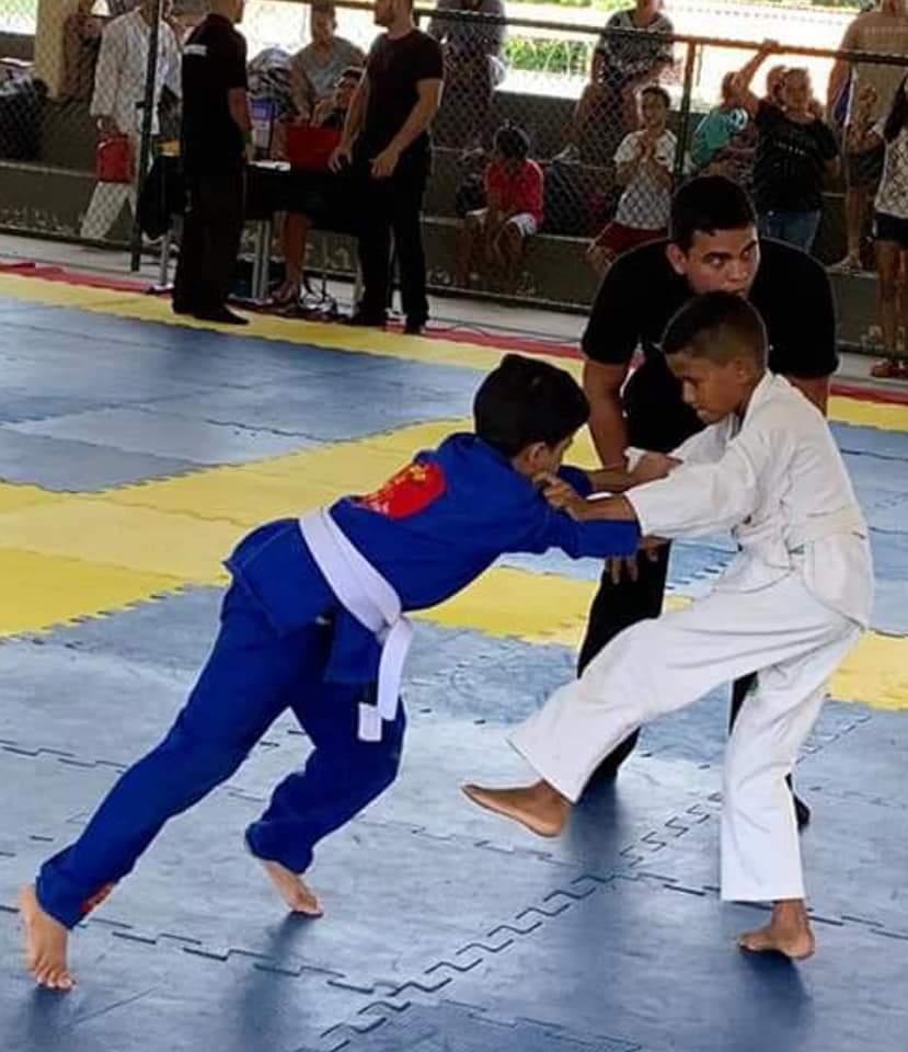 Prefeito João Luiz investe e apoia os atletas do município - Imagem 2