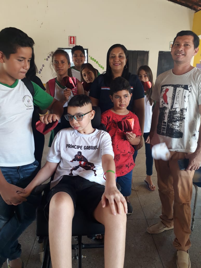 Alunos e professores fazem homenagem e acolhem o adolescente Felipe Gabriel   - Imagem 16