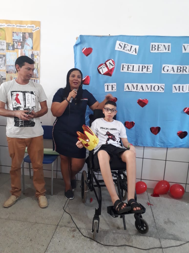 Alunos e professores fazem homenagem e acolhem o adolescente Felipe Gabriel   - Imagem 5