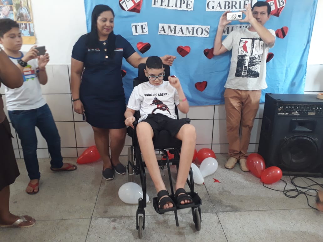 Alunos e professores fazem homenagem e acolhem o adolescente Felipe Gabriel   - Imagem 10
