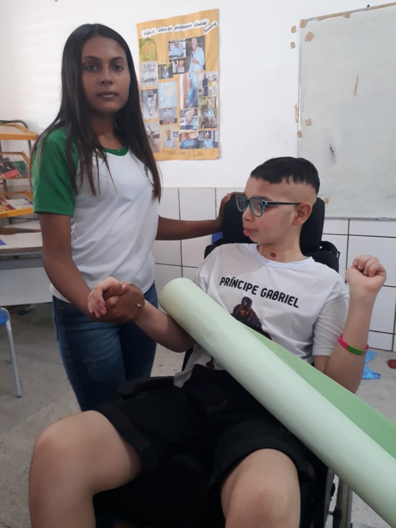 Alunos e professores fazem homenagem e acolhem o adolescente Felipe Gabriel   - Imagem 1