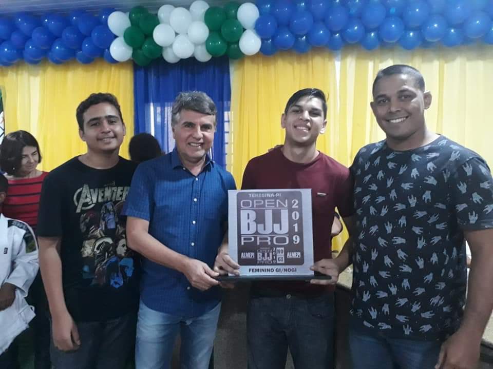 Uma manhã de homenagens, surpresas e emoções - Imagem 4