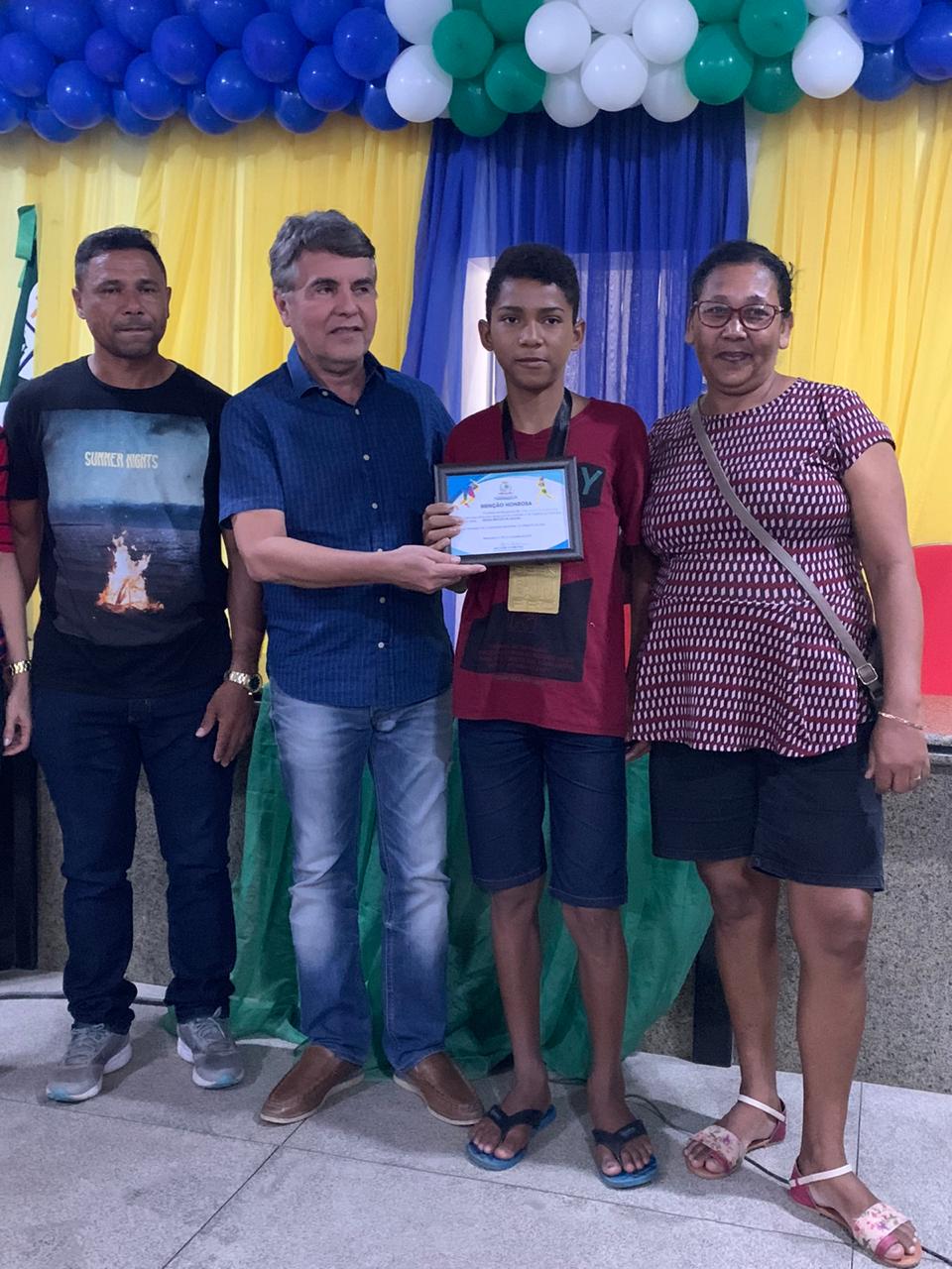 Uma manhã de homenagens, surpresas e emoções - Imagem 12