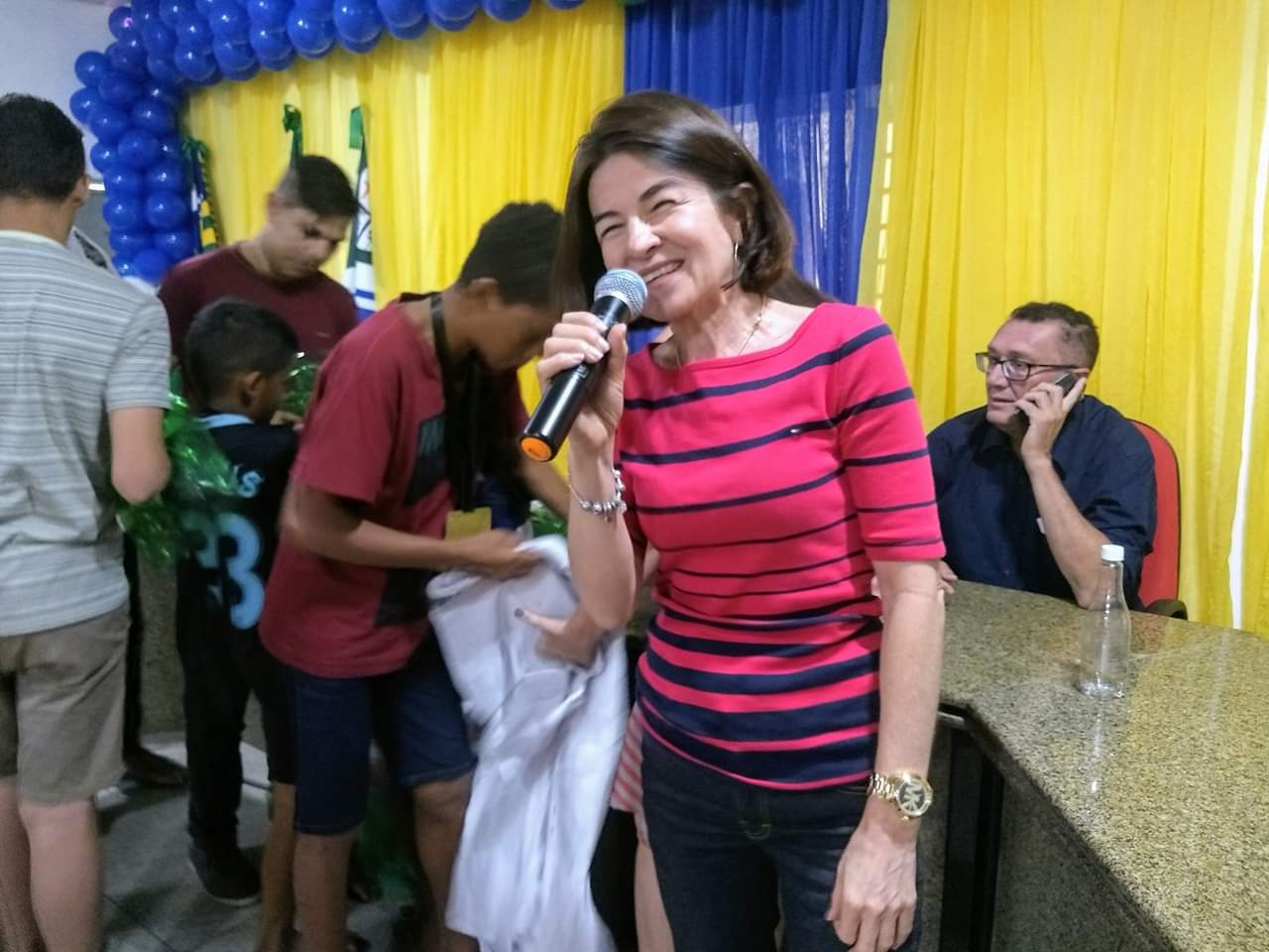 Uma manhã de homenagens, surpresas e emoções - Imagem 28