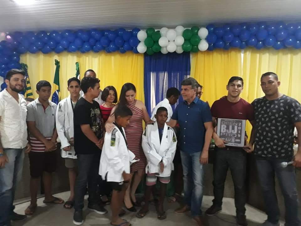 Uma manhã de homenagens, surpresas e emoções - Imagem 5