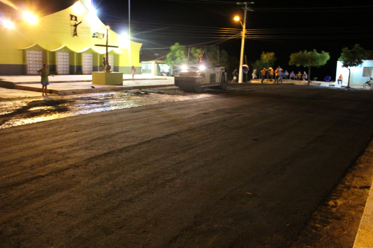 Em Santo Inácio prefeito conclui asfaltamento na Avenida Getúlio Vargas  - Imagem 24