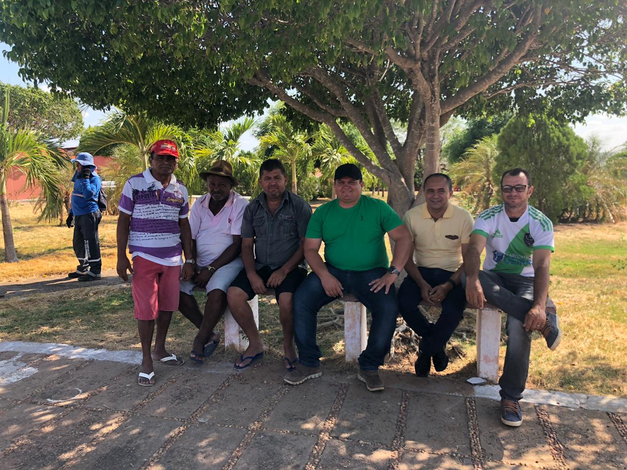 Em Santo Inácio prefeito conclui asfaltamento na Avenida Getúlio Vargas  - Imagem 11