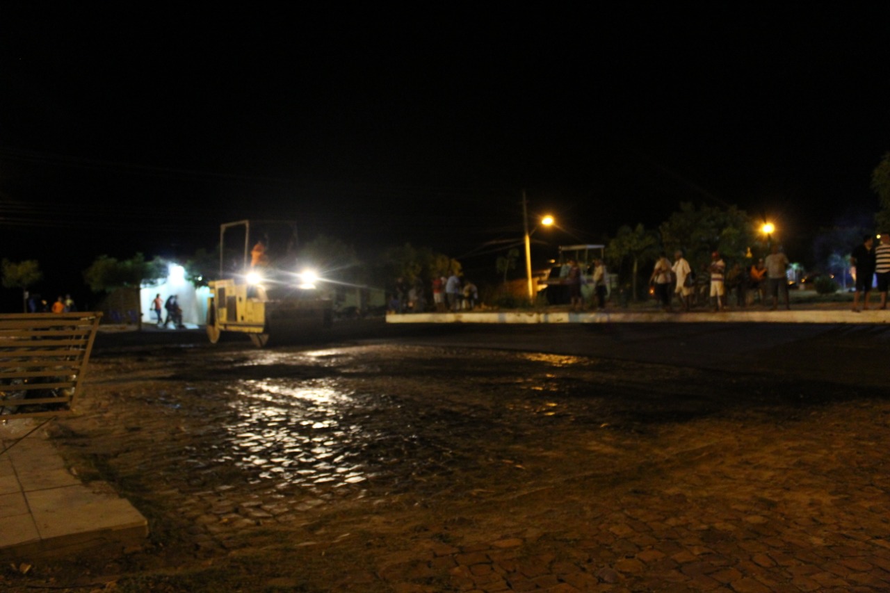 Em Santo Inácio prefeito conclui asfaltamento na Avenida Getúlio Vargas  - Imagem 23