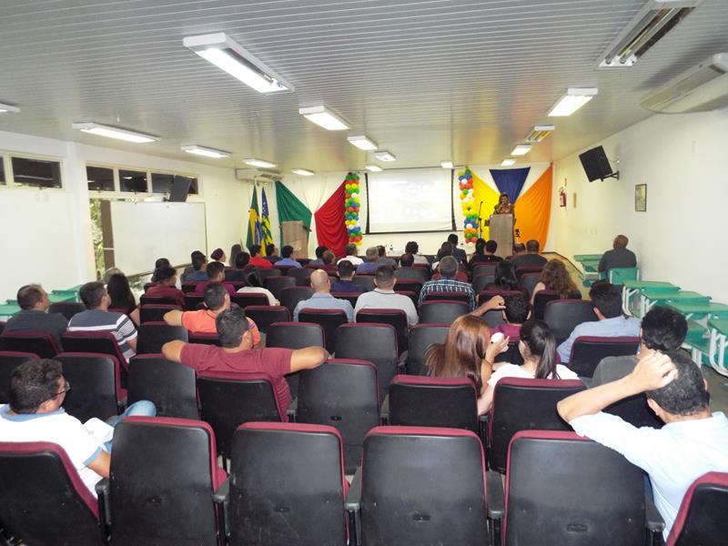 A convite da Drª Esmaela Macêdo Dr. Alexandre Nogueira ministra palestra sobre a nova lei eleitoral  - Imagem 7