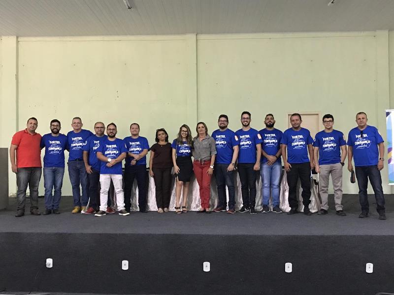 Prefeitura de Dom Expedito Lopes conduz alunos do município para AULÃO PRÉ-ENEM em Santa Cruz do Piauí. - Imagem 2