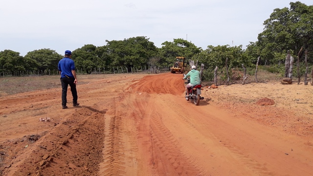 Prefeitura de Dom Expedito Lopes intensifica limpeza nos cemitérios - Imagem 3