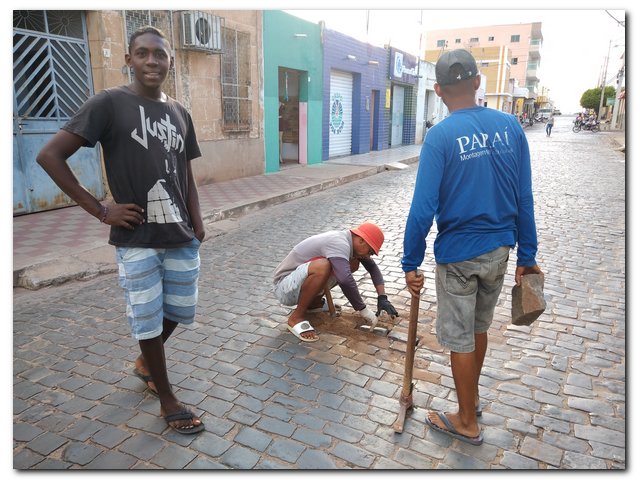 Prefeitura de Inhuma realiza recuperação de calçamento - Imagem 2