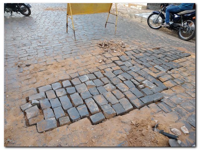 Prefeitura de Inhuma realiza recuperação de calçamento - Imagem 5