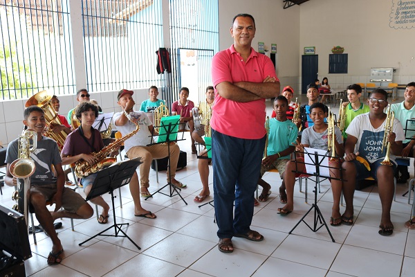 Projeto ensina jovens e adolescentes a arte musical  - Imagem 7