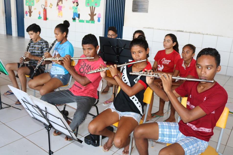 Projeto ensina jovens e adolescentes a arte musical  - Imagem 15
