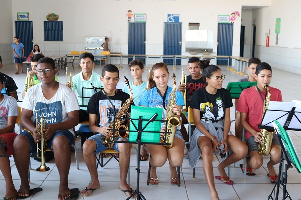 Projeto ensina jovens e adolescentes a arte musical  - Imagem 3