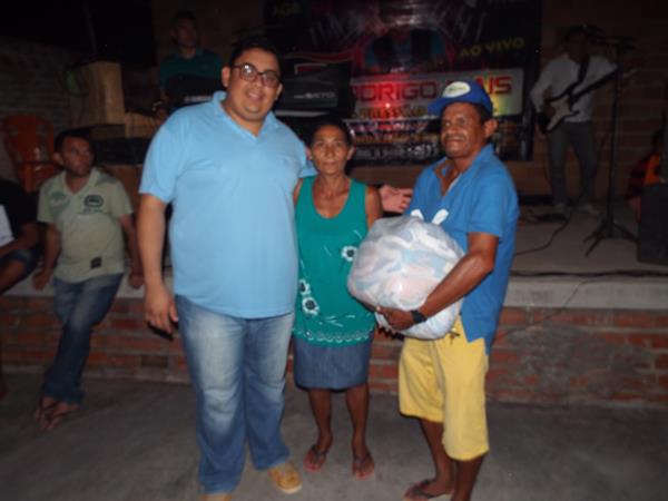 Rádio Cruzeiro AM concretiza campanha solidária com entrega de cestas de alimento  - Imagem 67