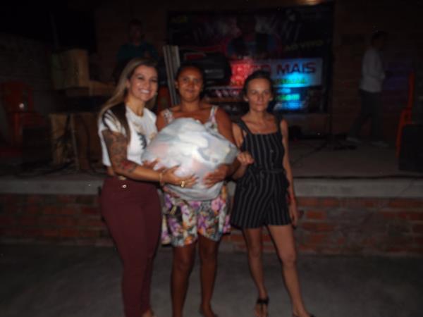 Rádio Cruzeiro AM concretiza campanha solidária com entrega de cestas de alimento  - Imagem 71